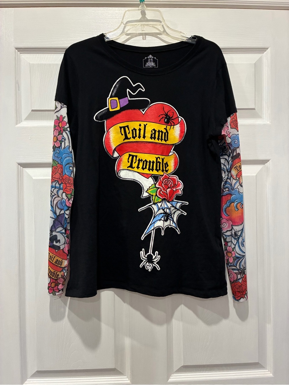 Women’s Black 'Toil and Trouble' Graphic Long-Sleeve Top